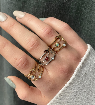 Himmlischer Ring mit Sonne Mond und Sterne mit Amethyst als vergoldeter Astrologie schmuck das perfekte Geschenk für sie